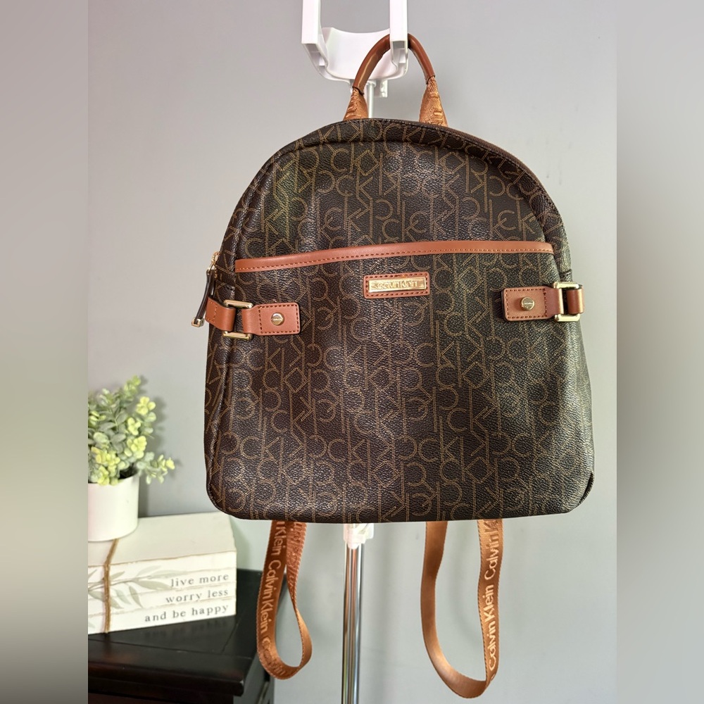 Calvin Klein Signature Backpack (P4)